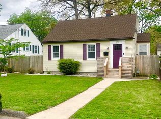 203 Greenway St NW, Glen Burnie, MD 21061