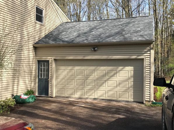 285 Oak Hill Rd, Shelburne, VT 05482