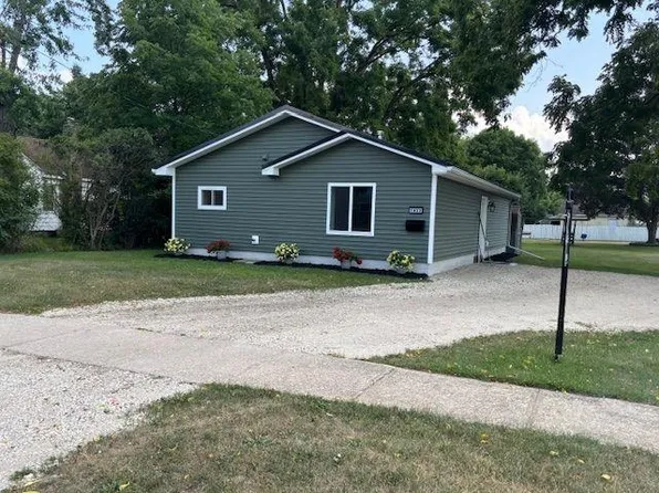 1623 W Stewart St, Owosso, MI 48867