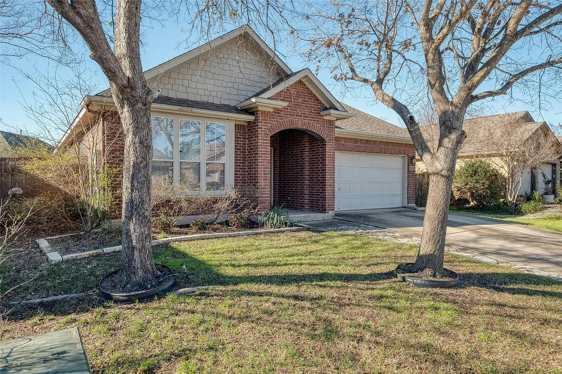 3 bed, 1766 sqft, $1,950 — Photo 2