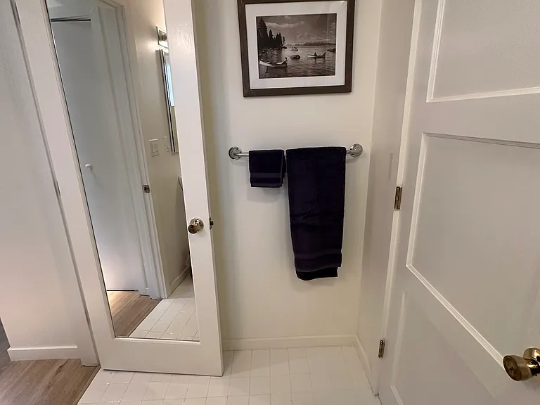 1125 Western Ave — Photo 9
