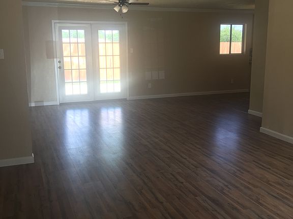 4th image of 119 Honeysuckle Dr