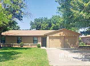 501 S Walnut Creek Dr, Mansfield, TX 76063