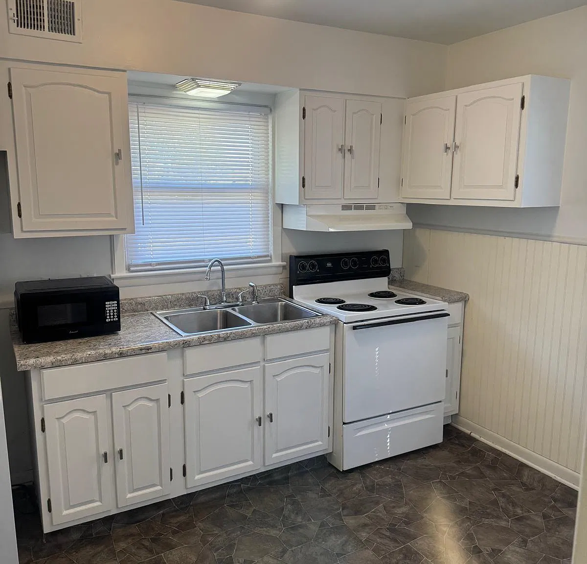 2 bed, $1,000 — Photo 4
