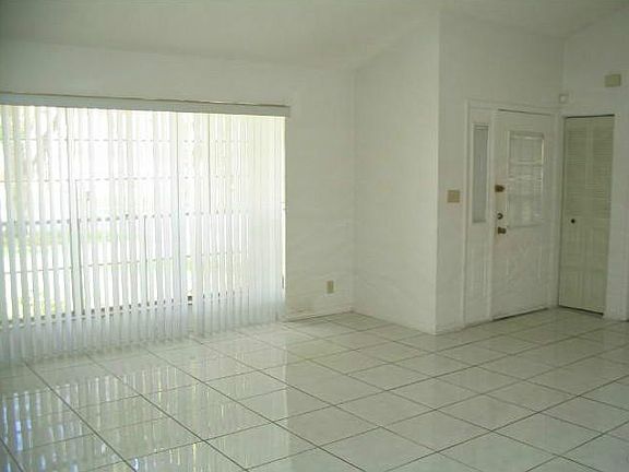 2nd image of 9450 Dunhill Dr