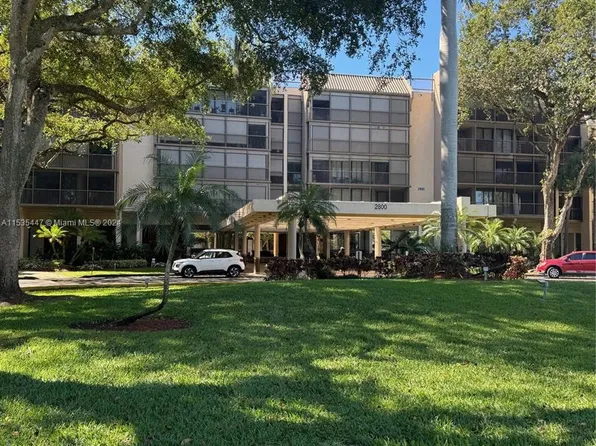 2806 N 46th Ave APT D236, Hollywood, FL 33021