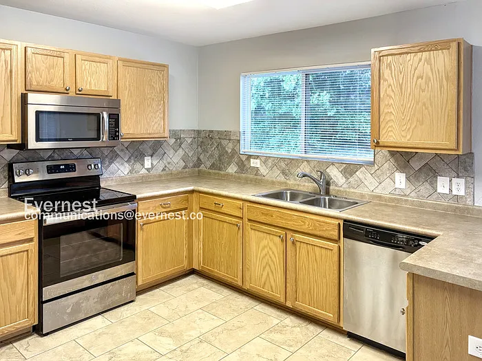 193 Sagebrook Dr — Photo 2