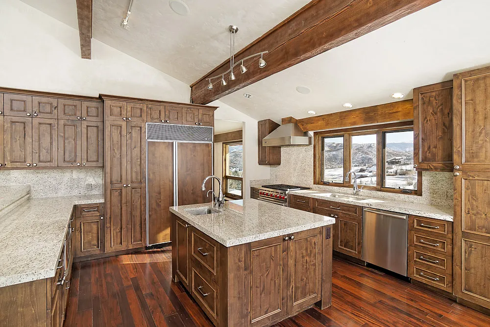 5 bed, 3833 sqft, $14,000 — Photo 4