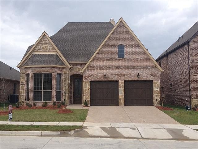 1st image of 221 Bentley Dr