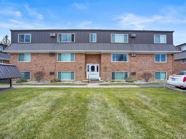 1617 S Riverside Ave #C-18, Saint Clair, MI 48079