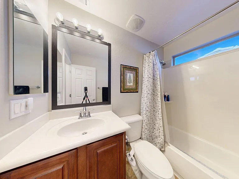 3272 E Meadowview Dr — Photo 31