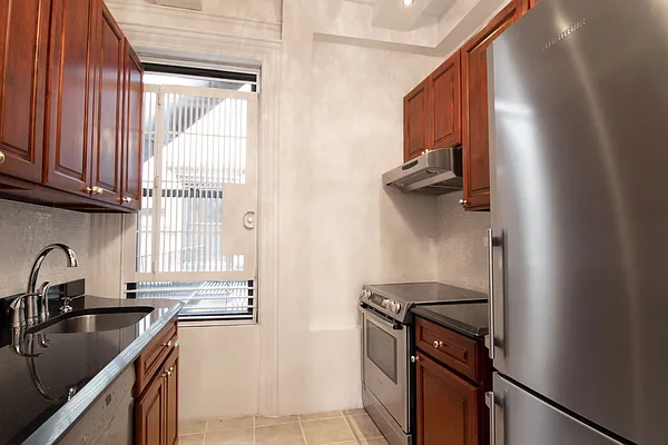 Rented by WAM Partners - William Moses Co. | media 9