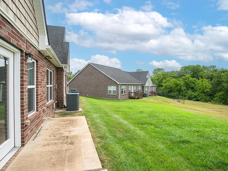 395 Devon Chase Hl #6402 — Photo 42