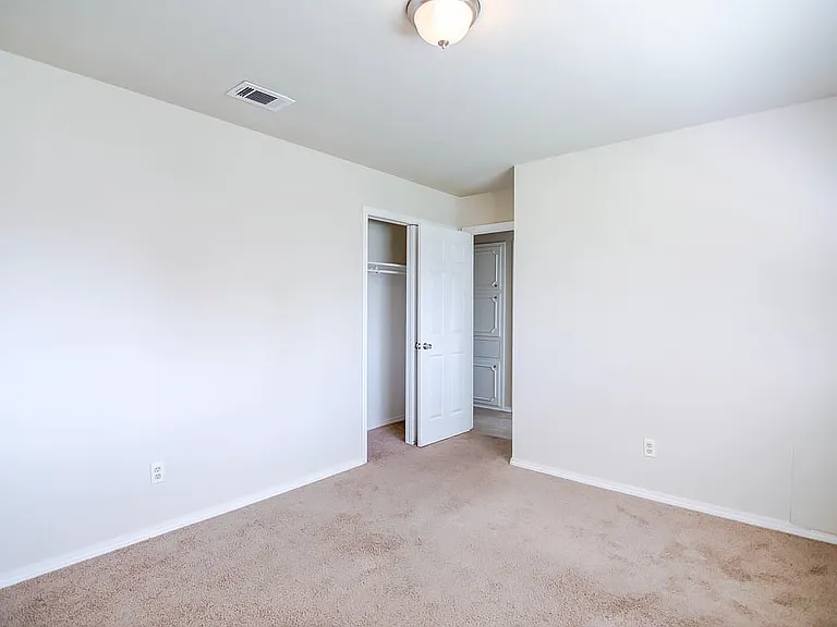 1407 Akron Dr — Photo 15
