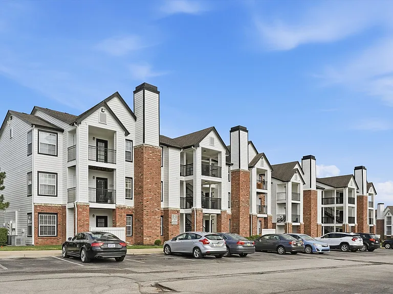 Villa Estates at Lenexa — Photo 27