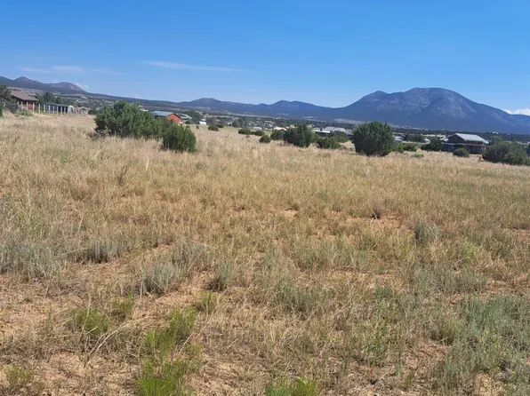 5 Baugus Ln, Edgewood, NM 87015