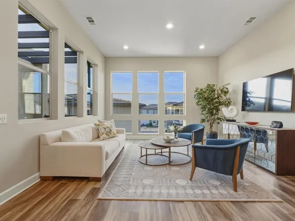 16750 Coyote Bush Dr #23, San Diego, CA 92127