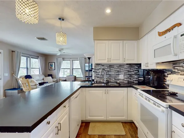 605 Timber Ridge Trl SW APT 202, Vero Beach, FL 32962