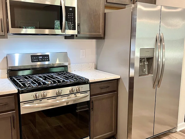 39058 Forestwood Ave — Photo 10