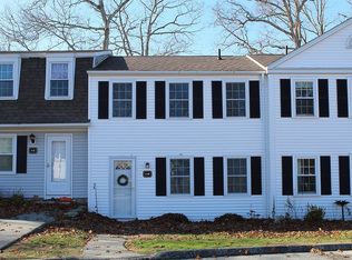 1 Lakeside Dr #M, Ledyard, CT 06339