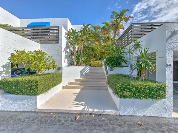 744 Bayport Way, Longboat Key, FL