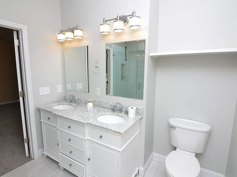 511 Prince Of Wales Ct — Photo 15