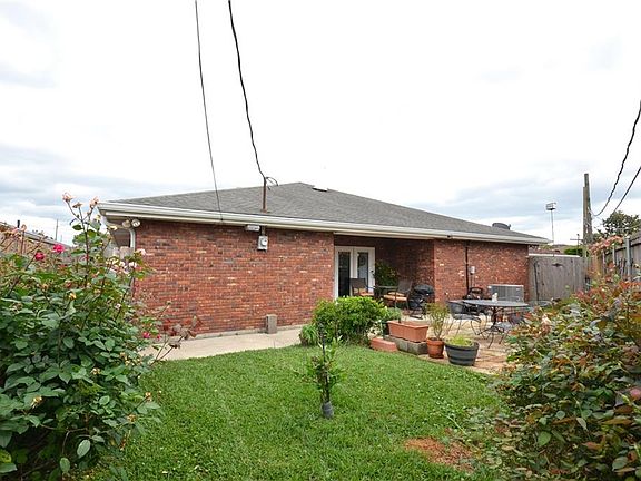 4th image of 224 Pike Dr