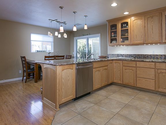 3rd image of 1133 Linda Cir