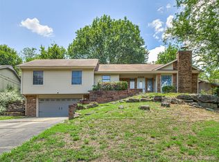 2009 Tanglewood Ln, Muskogee, OK 74403