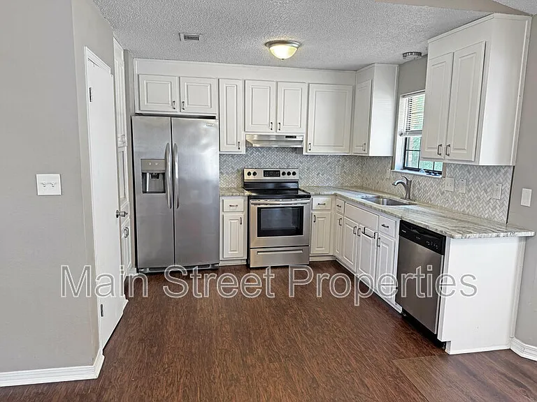 7524 Sandy Creek Dr — Photo 5
