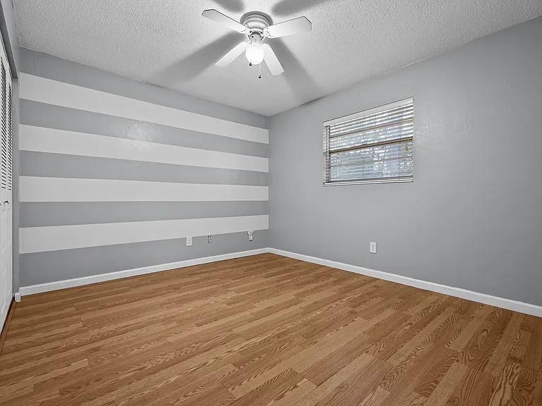 2502 NW 54th Blvd — Photo 16
