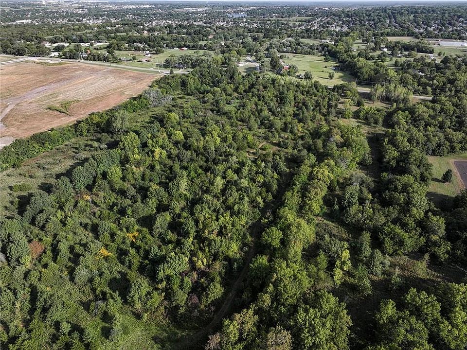 1st image of E Hubach Hill Rd