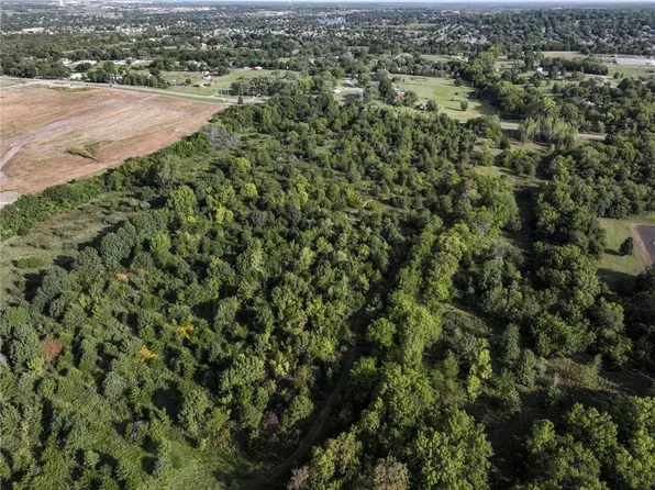 E Hubach Hill Rd, Raymore, MO 64083