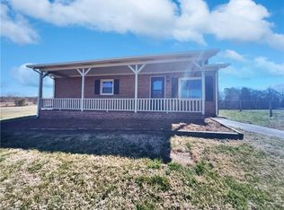 561 Front St, Lexington, NC 27295