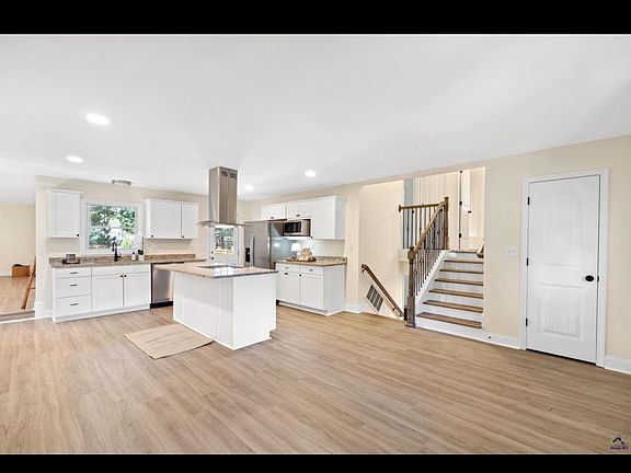 2nd image of 109 Woodsdale Dr
