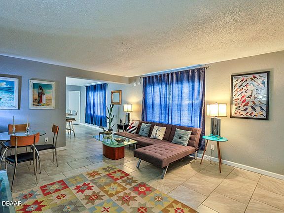 4th image of 400 Auburn Dr APT 4