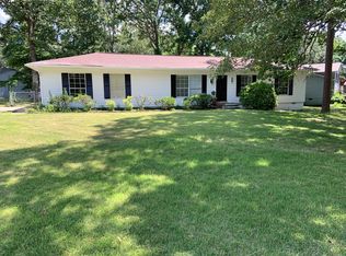 8302 Middle Rd, Ooltewah, TN 37363