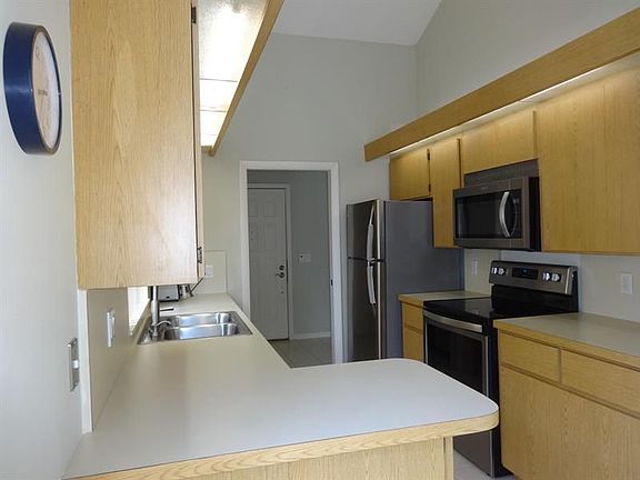5th image of 102 Sand Pine Dr
