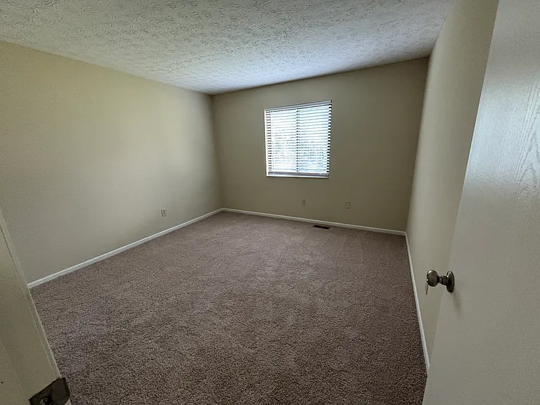 1880 Stoneview Ct — Photo 17