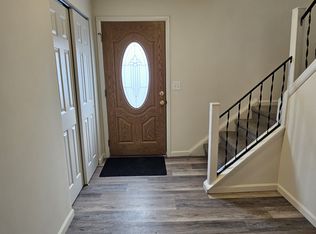 207 W Plover Dr, Newark, DE 19702