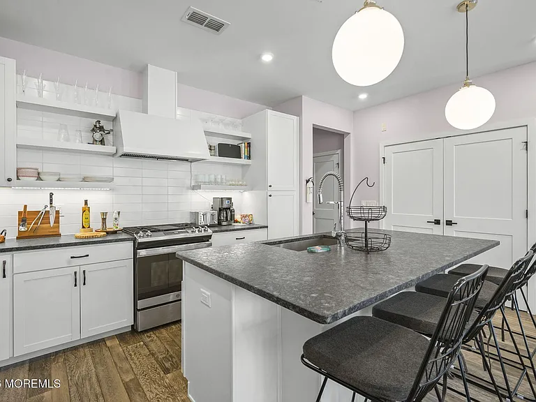 300 Asbury Ave #14 — Photo 10