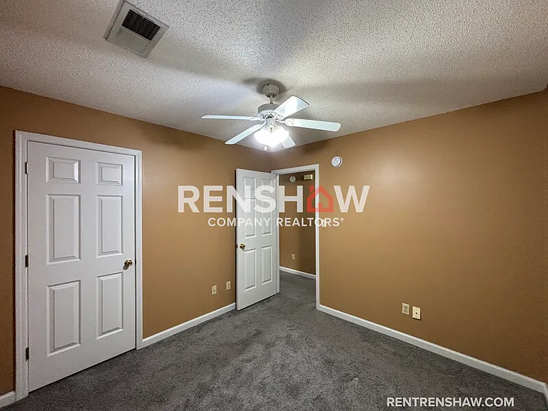 8255 Cross Point Dr — Photo 13