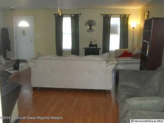 5th image of 439 Rose Ct