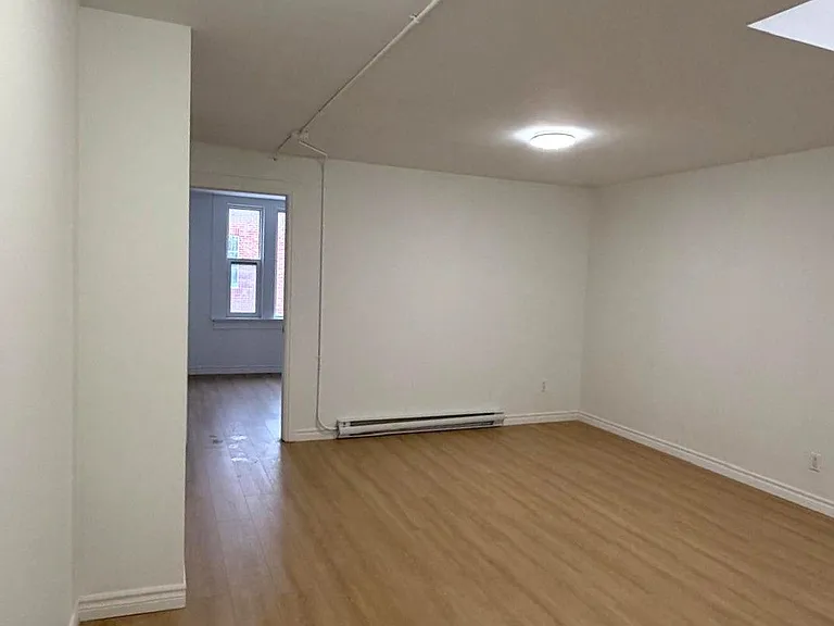 9 Eby St S #2 — Photo 2