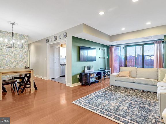 2nd image of 101 Skyhill Rd APT 102