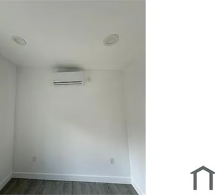 1 bed, 700 sqft, $2,407 — Photo 3