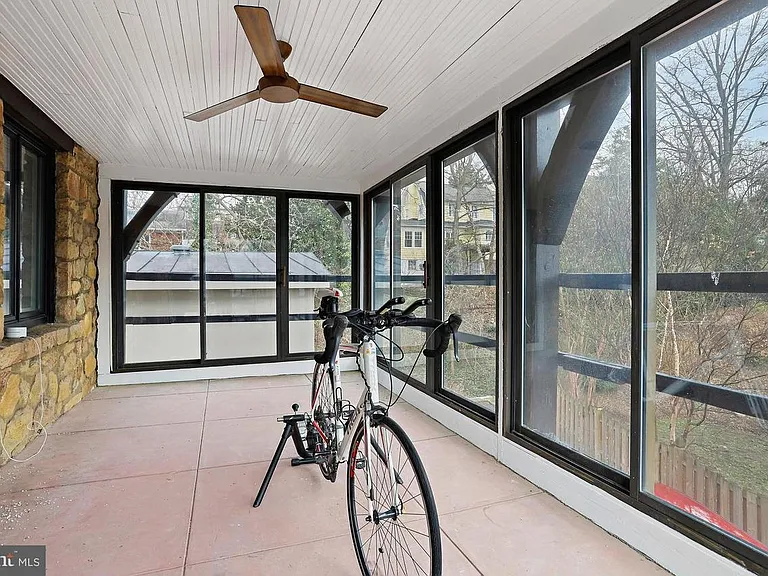 2347 S Arlington Ridge Rd — Photo 13