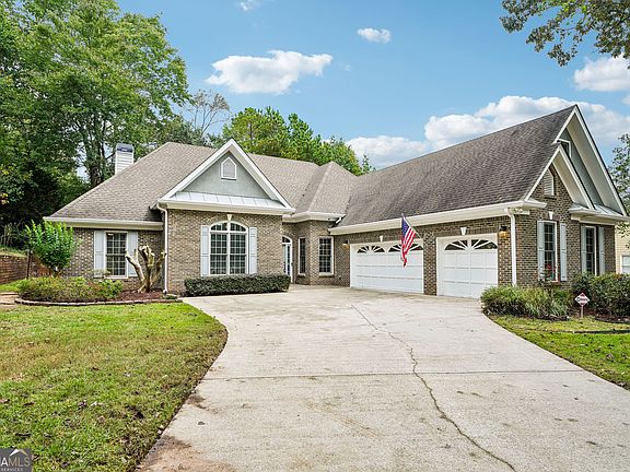 3rd image of 4519 Knightsbridge Rd