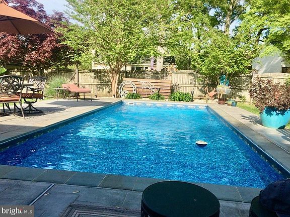 2nd image of 813 Mago Vista Rd