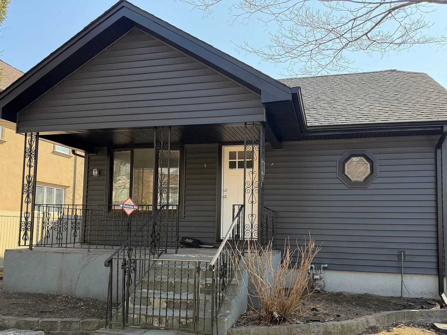 4 bed, $6,150 — Photo 1